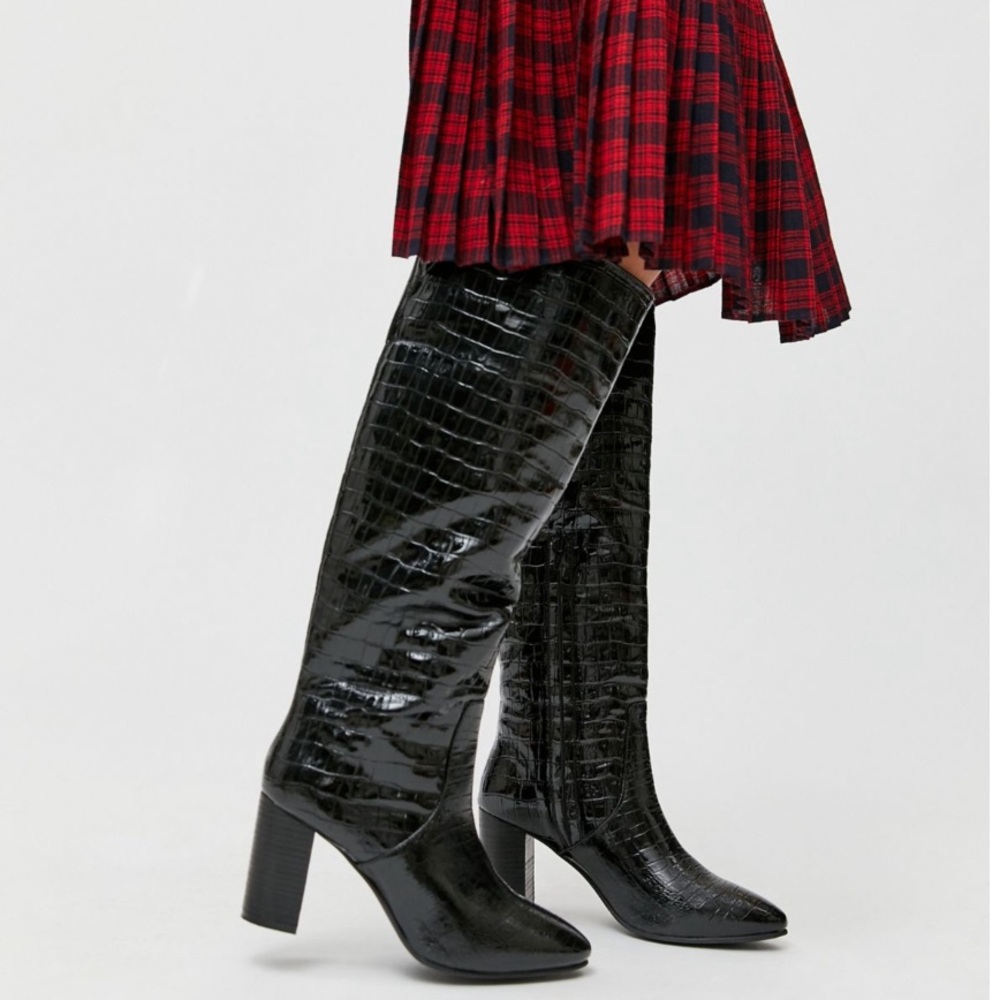 Urban Outfitters Isabel Knee High Boots Block Heel Black Shiny Patent Croc Sz 7